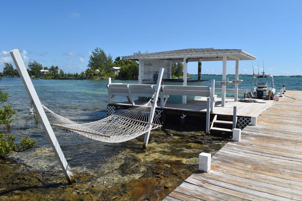 Driftwood-Bahamas-4