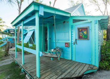 Exterior-of-the-shack-with-bathroom-adjoined